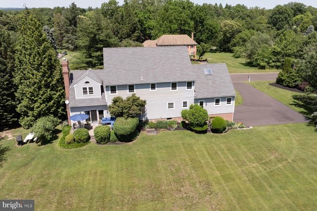 48 BOBBIE DR, Ivyland, PA 18974