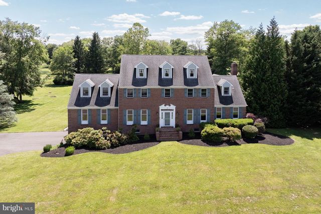 48 BOBBIE DR, Ivyland, PA 18974