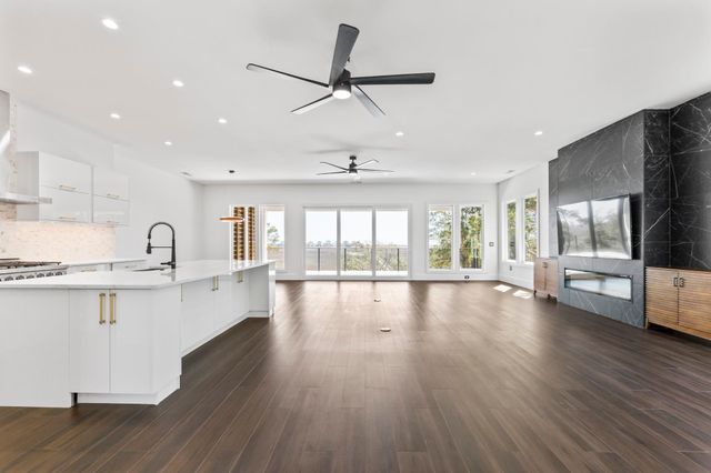 42 Enclave Pl., Pawleys Island, SC 29585