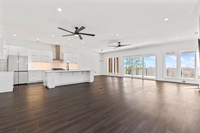 42 Enclave Pl., Pawleys Island, SC 29585