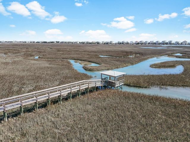 42 Enclave Pl., Pawleys Island, SC 29585