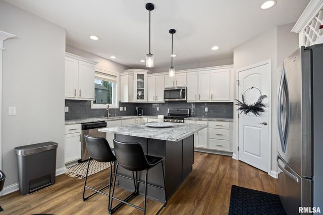 2517 W Whittington Way, Dunlap, IL 61525
