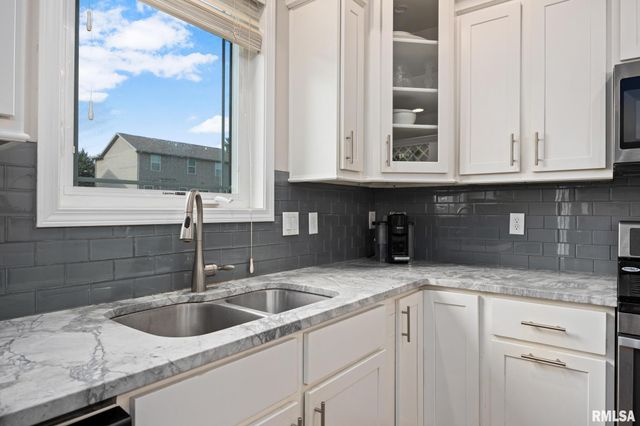 2517 W Whittington Way, Dunlap, IL 61525