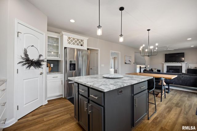 2517 W Whittington Way, Dunlap, IL 61525