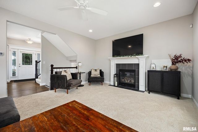 2517 W Whittington Way, Dunlap, IL 61525