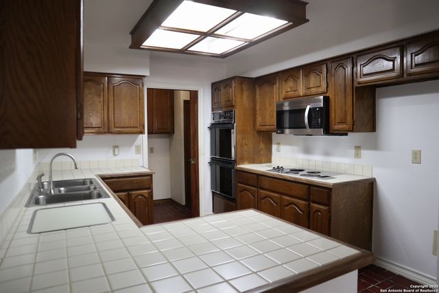 10010 Tezel Dr, San Antonio, TX 78254