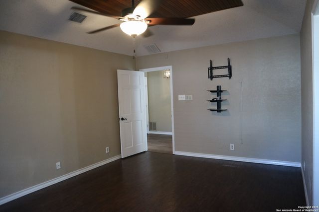 10010 Tezel Dr, San Antonio, TX 78254