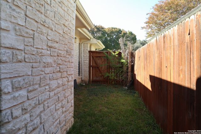 10010 Tezel Dr, San Antonio, TX 78254