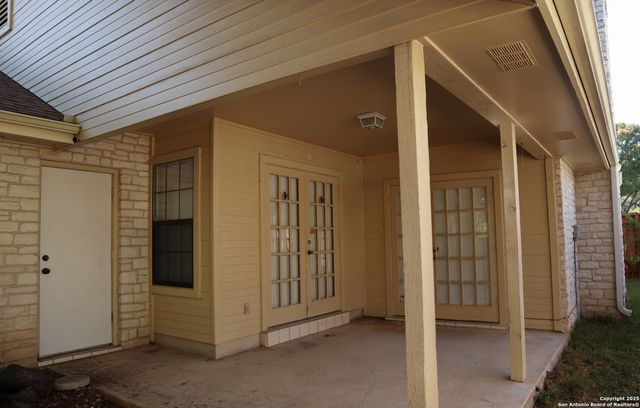 10010 Tezel Dr, San Antonio, TX 78254