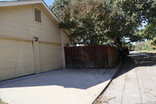 10010 Tezel Dr, San Antonio, TX 78254
