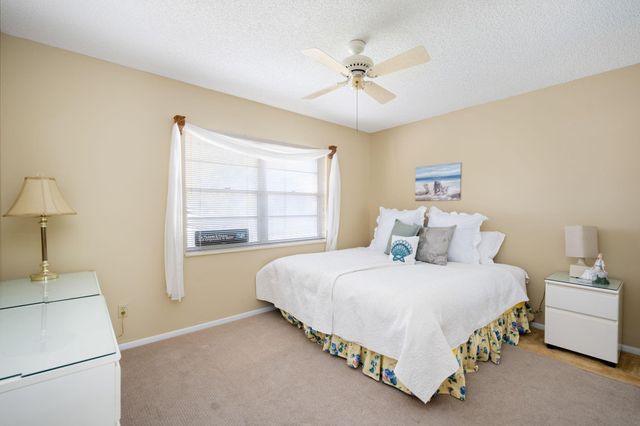 40 Vista Gardens Trl 201, Vero Beach, FL 32962