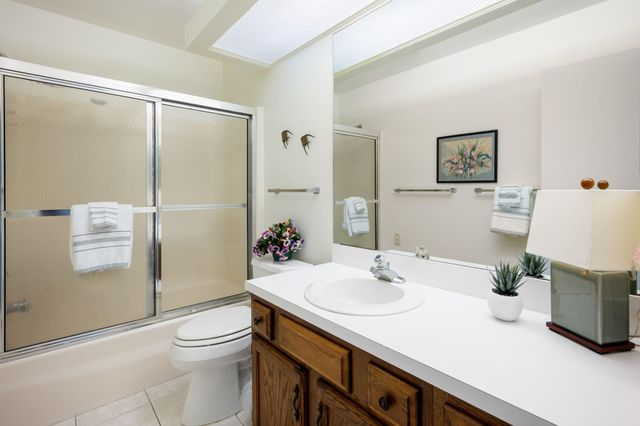 40 Vista Gardens Trl 201, Vero Beach, FL 32962