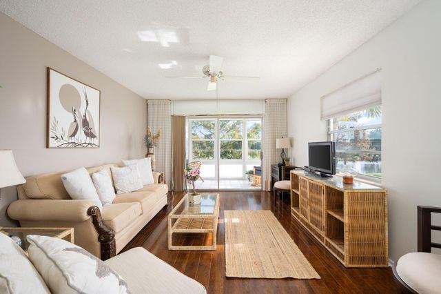 40 Vista Gardens Trl 201, Vero Beach, FL 32962