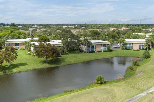 40 Vista Gardens Trl 201, Vero Beach, FL 32962