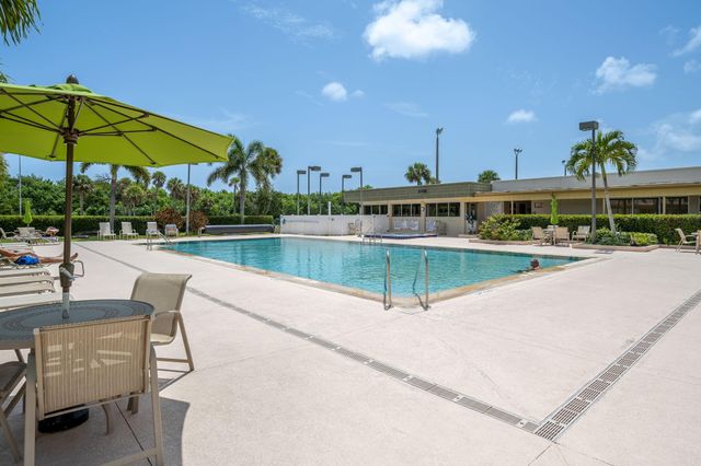 40 Vista Gardens Trl 201, Vero Beach, FL 32962