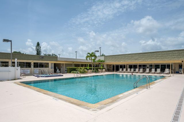 40 Vista Gardens Trl 201, Vero Beach, FL 32962