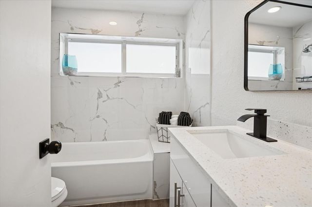1921 NW 31st Court, Oakland Park, FL 33309