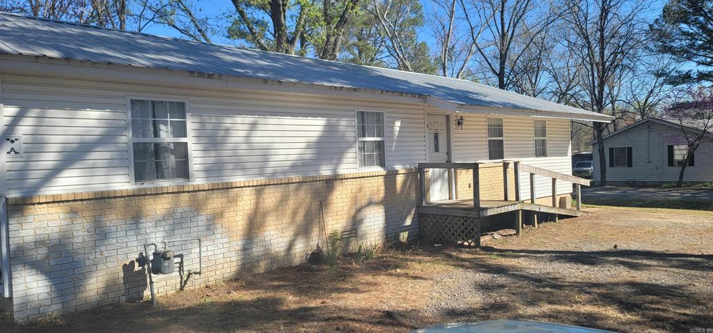 211 Mckee St, Pangburn, AR 72121