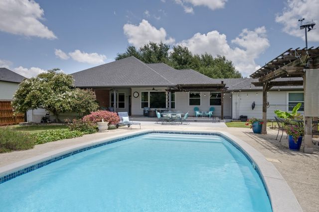1304 Windcrest DR, Round Rock, TX 78664