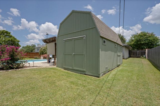 1304 Windcrest DR, Round Rock, TX 78664