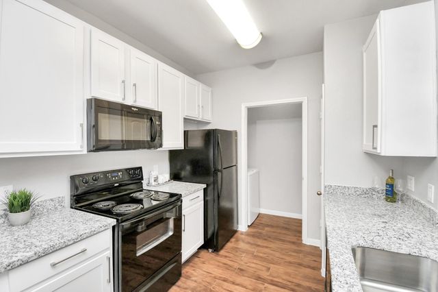 6777 Sommerall Drive 1516, Houston, TX 77084