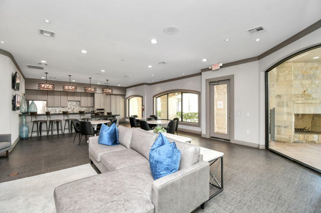 6777 Sommerall Drive 1516, Houston, TX 77084