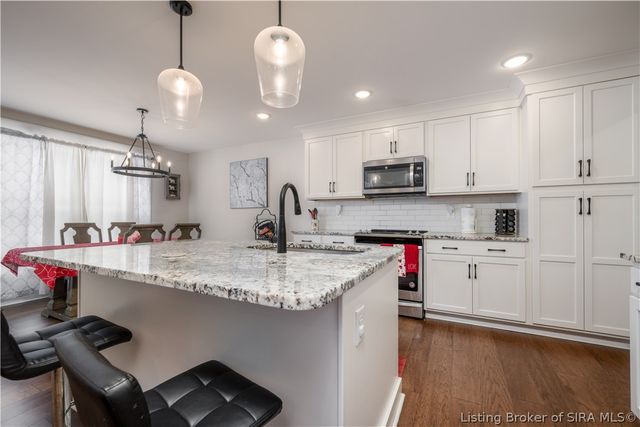 3001 Bridlewood Lane, New Albany, IN 47150