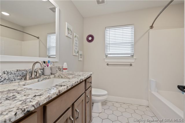 3001 Bridlewood Lane, New Albany, IN 47150