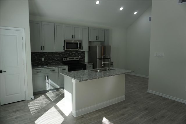 9864 Arbor Oak, Willis, TX 77318