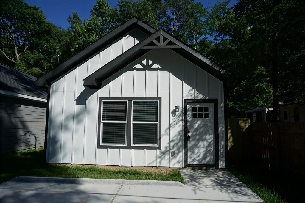 9864 Arbor Oak, Willis, TX 77318