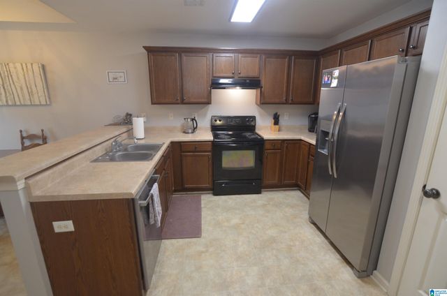 2816 SOUTHWOOD LANE, Bessemer, AL 35022