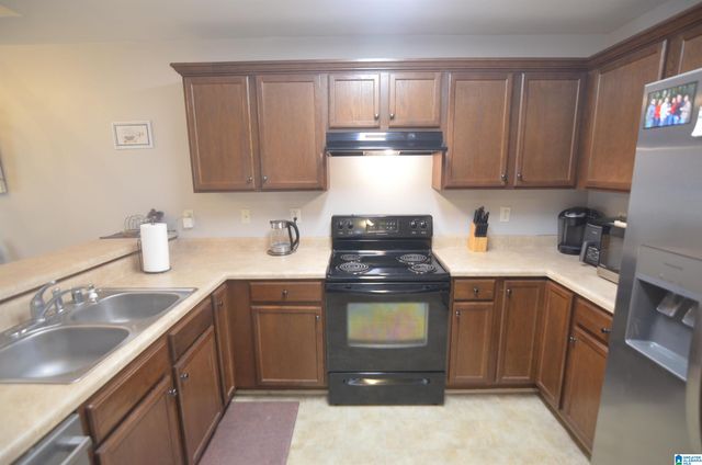 2816 SOUTHWOOD LANE, Bessemer, AL 35022