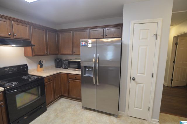 2816 SOUTHWOOD LANE, Bessemer, AL 35022