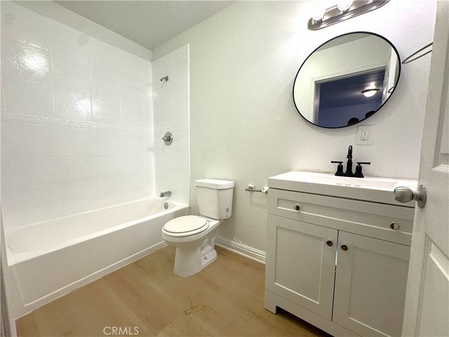 523 W 102nd Street, Los Angeles, CA 90044