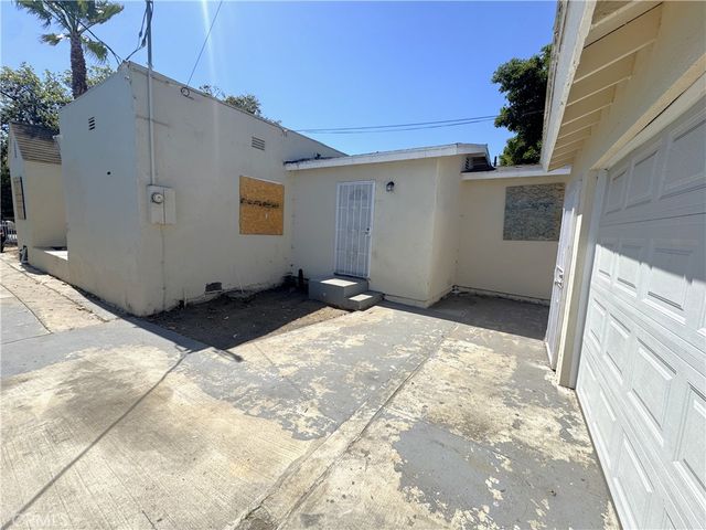 523 W 102nd Street, Los Angeles, CA 90044