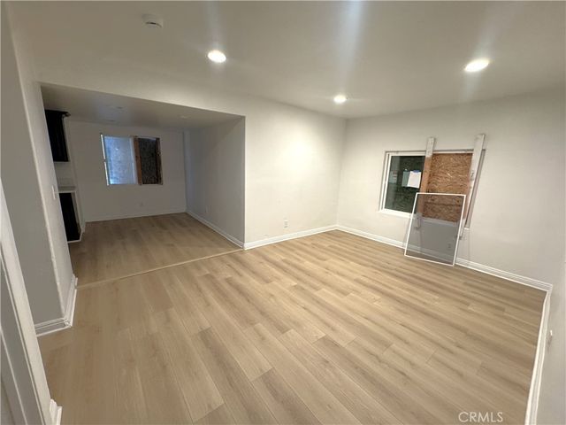 523 W 102nd Street, Los Angeles, CA 90044