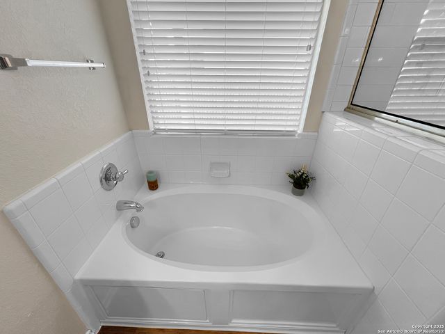 9323 Longmire Trace, San Antonio, TX 78245