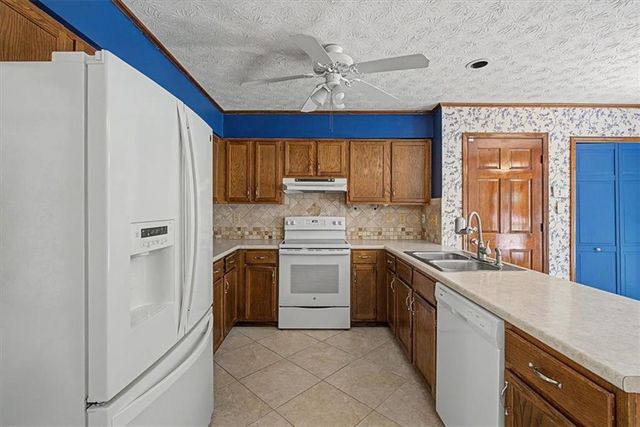 4352 Deerbrook Way, Lilburn, GA 30047