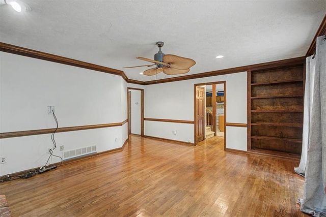 4352 Deerbrook Way, Lilburn, GA 30047