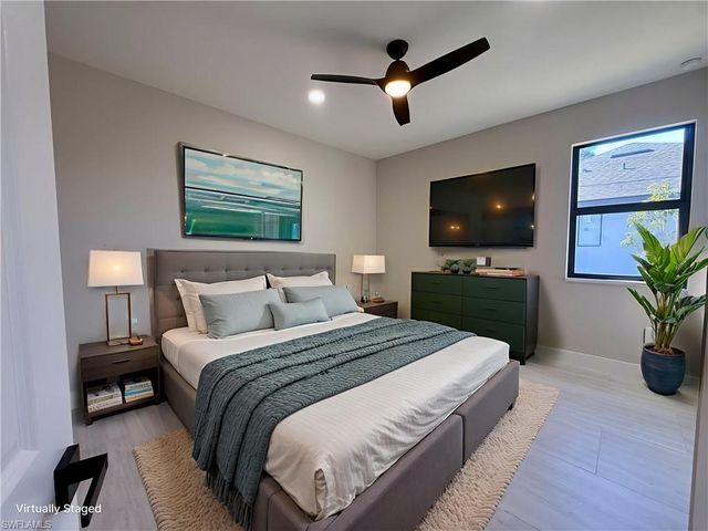 102 NE 8th PL, Cape Coral, FL 33993