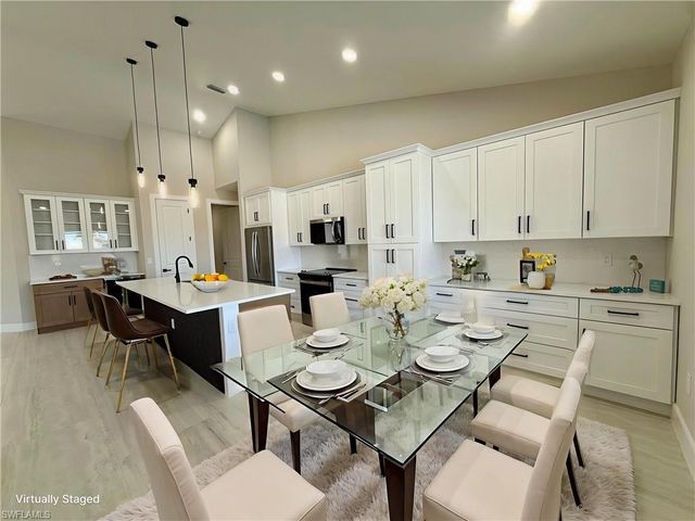 102 NE 8th PL, Cape Coral, FL 33993