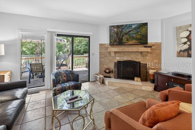 125 Shipyard Dr Apt 124, Hilton Head Island, SC 29928