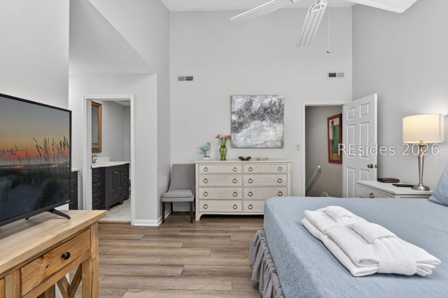 125 Shipyard Dr Apt 124, Hilton Head Island, SC 29928