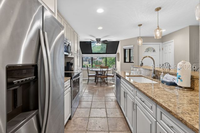 125 Shipyard Dr Apt 124, Hilton Head Island, SC 29928