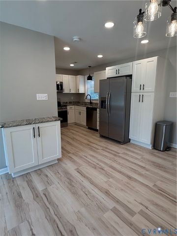 8718 Huntingcreek Cir, North Chesterfield, VA 23237