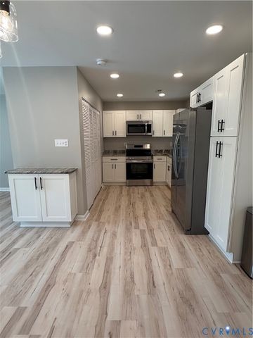 8718 Huntingcreek Cir, North Chesterfield, VA 23237