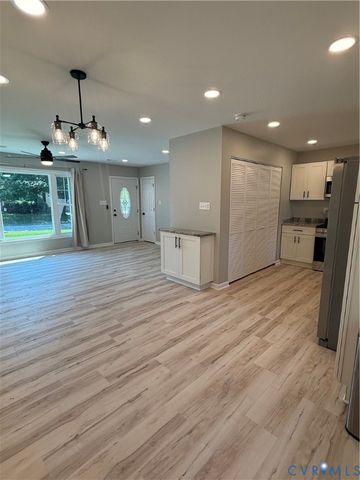 8718 Huntingcreek Cir, North Chesterfield, VA 23237