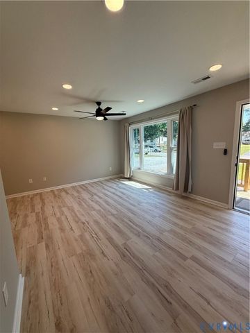 8718 Huntingcreek Cir, North Chesterfield, VA 23237