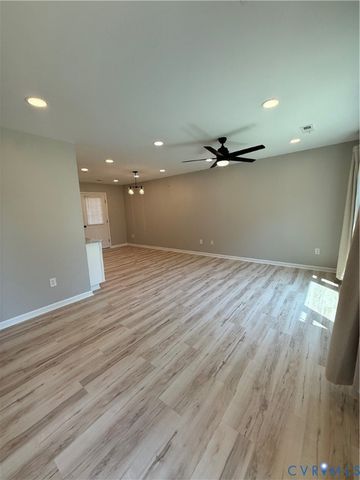 8718 Huntingcreek Cir, North Chesterfield, VA 23237