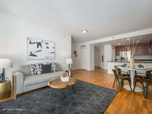 160 E Illinois Street 901, Chicago, IL 60611